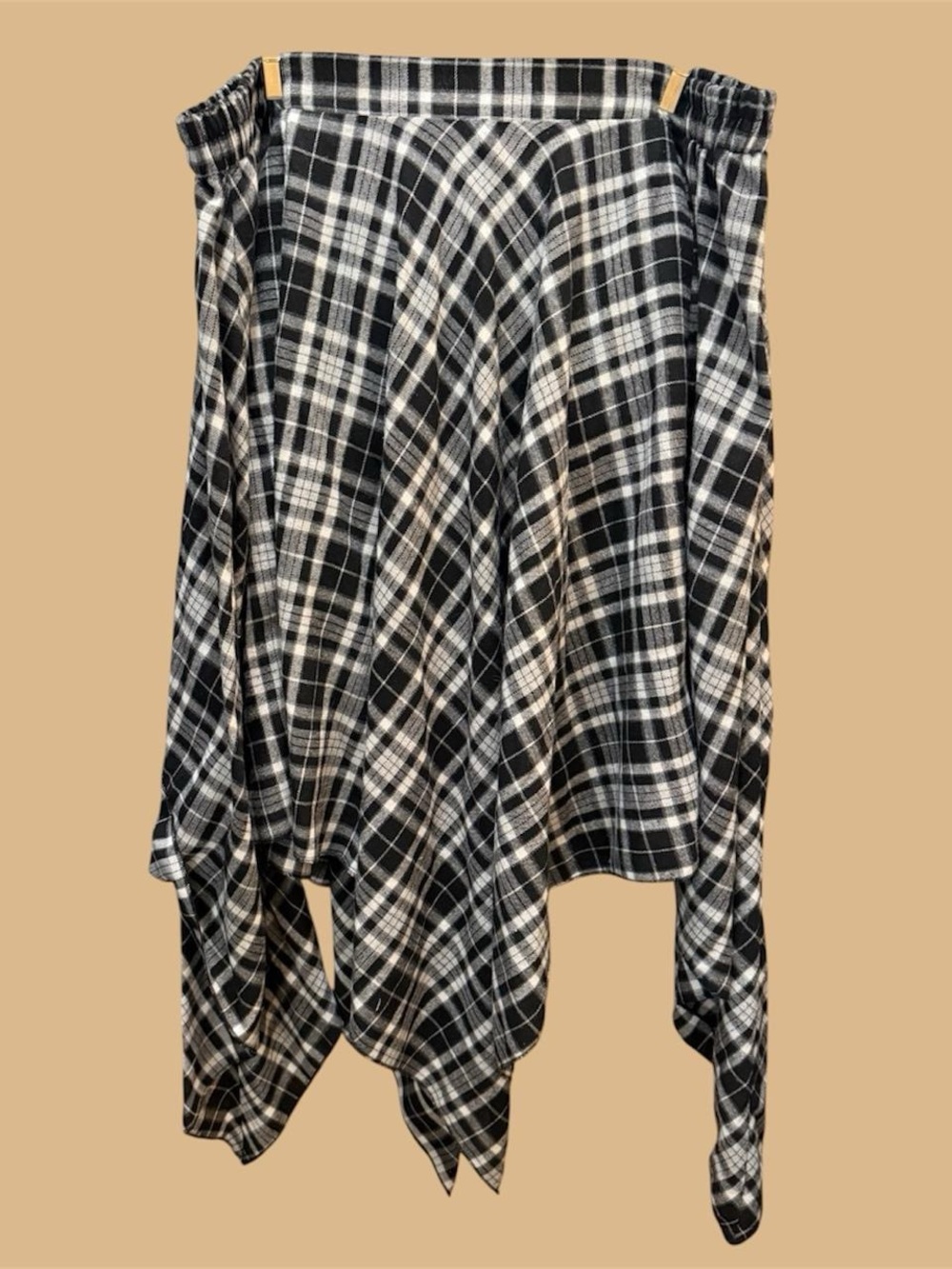 Women’s Black & White Plaid skirt.
